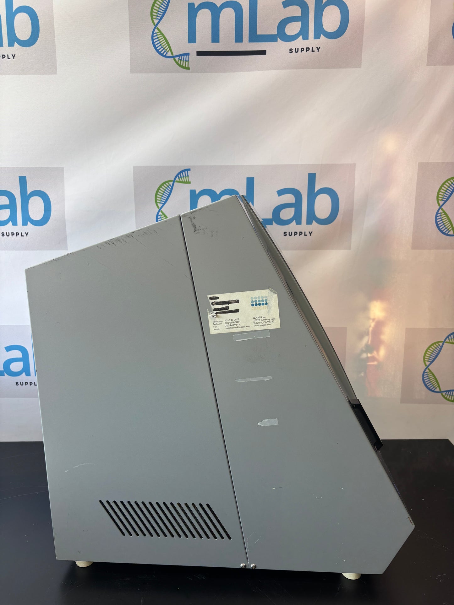 Qiagen BioRobot EZ1 DNA/RNA Nucleic Acid Purification Workstation – Automated Extraction System