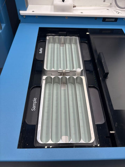 Analizador de proteínas ProteinSimple iCE3 con microinyector cIEF Next Autosampler